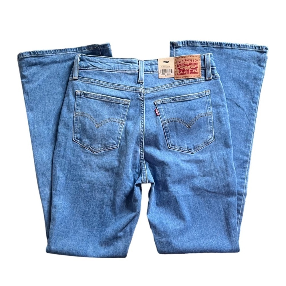 NWT Levi’s 726 Flare Women's High Rise Jean in Let’s Talk Size 30 - Picture 6 of 8